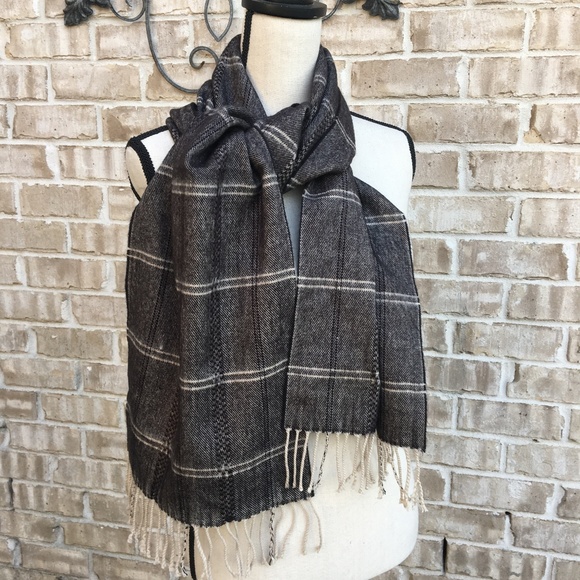 Made in Scotland Accessories - 100% Cashmere Scarf Made in Scotland Plaid NWOT